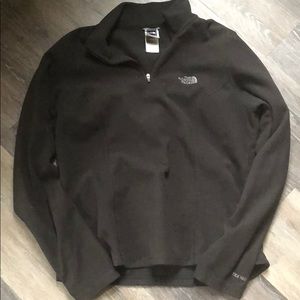 The North Face Pull Over half zip